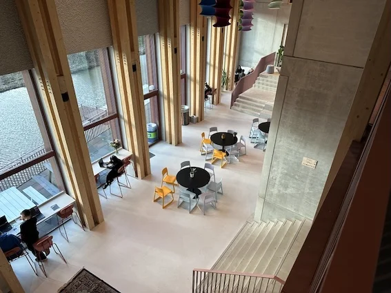 Grandcafe van de andere kant