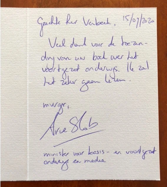 Minister arie slob gaat het boek lezen